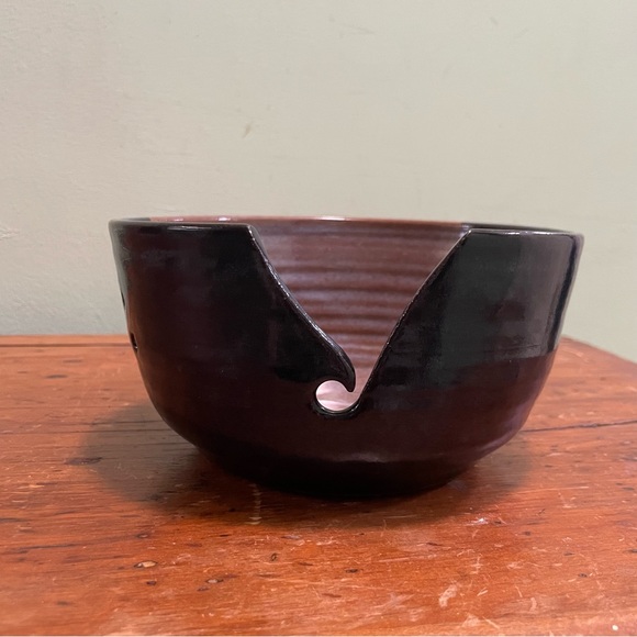 Ceramic Yarn Bowl hand thrown - Picture 4 of 6